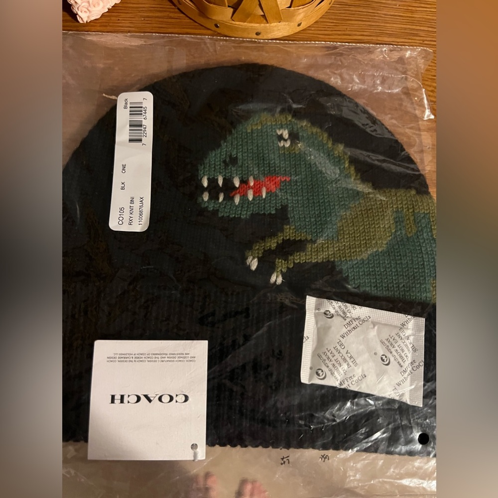 COPY - Coach Rexy Knit Beanie new with tags in packaging - Picture 6 of 7